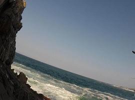 Rescatado un percebero malherido en un islote en Cabo Cebes, Tapia