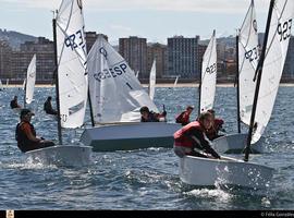 El X Trofeo de la Hispanidad de Vela Ligera se disputa este fin de semana en Gijón