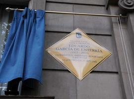 Madrid recuerda a García de Enterría en la casa donde vivió, trabajó y murió