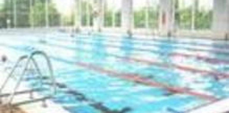 Huelga indefinida de los monitores y socorristas de las piscinas municipales de Gijón