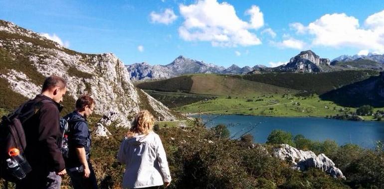 Periodistas alemanes recorren Asturias en pos de quesos, sidra y naturaleza