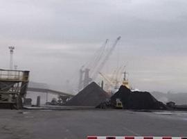 Denuncian nube de concentrado de zinc en el Puerto de Avilés
