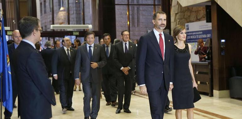 Los Reyes presiden el concierto inaugural de la ceremonia de los Premios Príncipe de Asturias