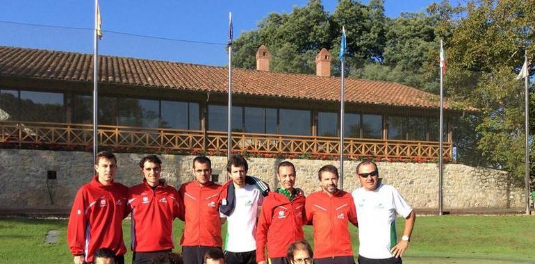 14 atletas del Club Oriente Atletismo se concentraron en Llanes