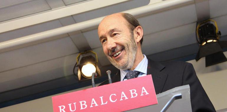 Rubalcaba propone sustituir las diputaciones por consejos de alcaldes, con un ahorro de 1.000 millones 