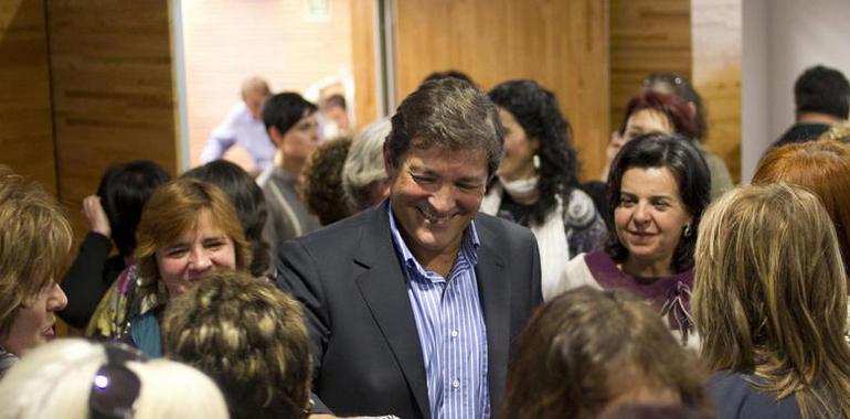 Fernández se compromete a cubrir toda la demanda de plazas en escuelas de 0 a 3 años
