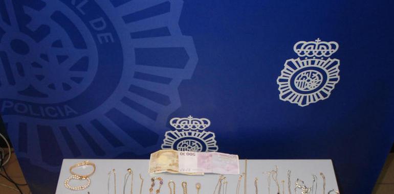 La Policía detiene en Oviedo a los autores del robo de 15.000 euros en joyas en Palencia