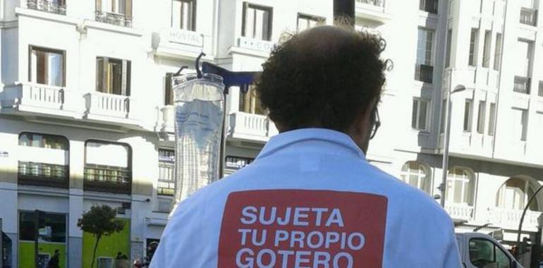 Médicos Mundo denuncia con #Sanichollo los recortes del PP a la Sanidad
