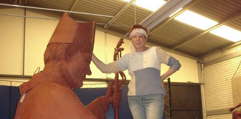 La escultora mexicana Rosario Rozas repasa en Llanes su trayectoria artística