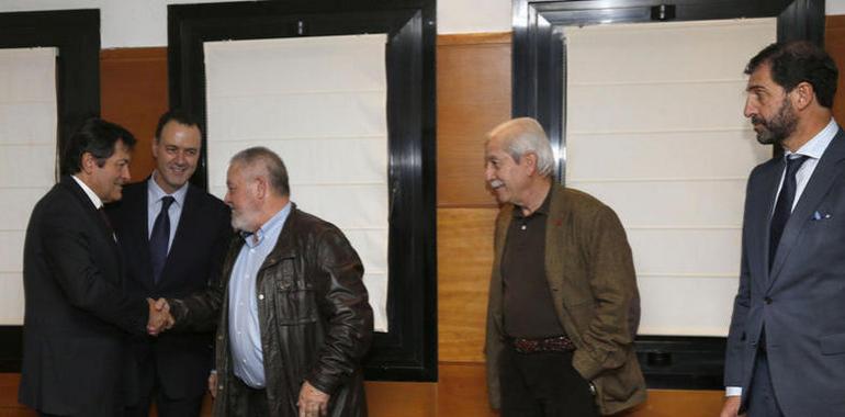 El Gobierno asturiano estudiará criterios en la contratación pública que no sean sólo económicos
