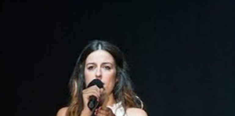 #Marisa #Valle #Roso da un toque asturiano a Vargas, Cohen o Camarón en #Canta a...