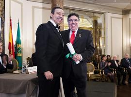 Alfonso Villa Vigil, distinguido con la presidencia de Honor del Consejo General de Colegios de Dentistas 