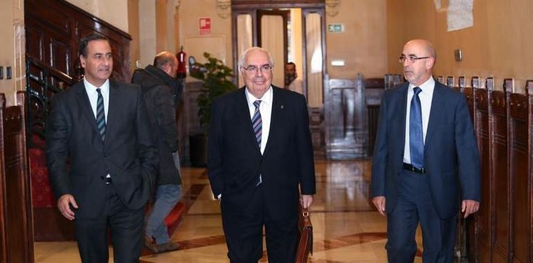 Areces defiende su gestión de los Fondos Mineros y no hace "conjeturas" sobre la fortuna de Villa