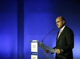 De Guindos: "hasta que nun baxemos en diez o doce puntos el paru nun vamos a salir de la crisis"