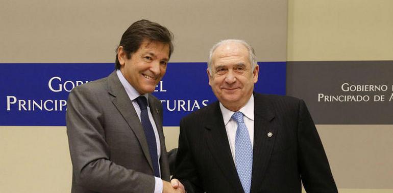 Javier Fernández destaca el marco de financiación estable que supone el convenio con Uniovi