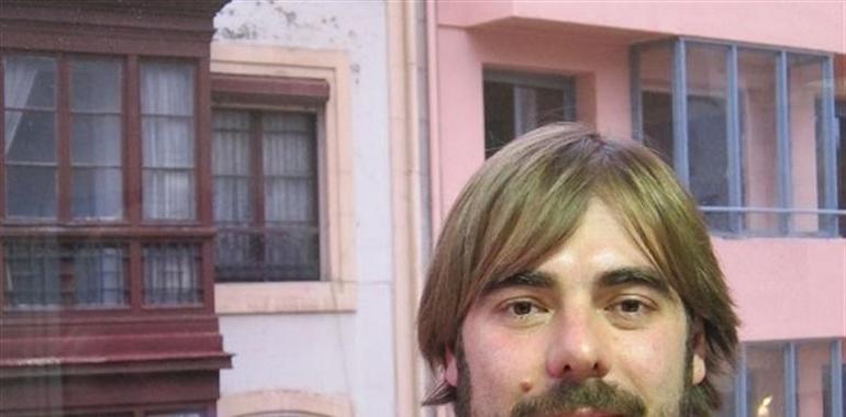 Dani Ripa: "Javier Fernández debería preocuparse menos de las coletas y más de las colas del paro"
