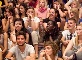 La Asamblea de Estudiantes denuncia que la Universidad cierra y deja a los Erasmus sin residencias
