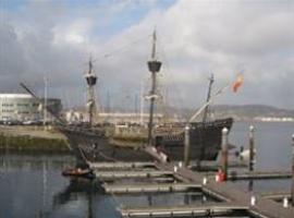 La réplica de la nave de Magallanes pasa la Semana Santa en Gijón