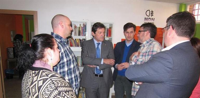 Javier Fernández asegura que el contrato externo de radiología es sólo coyuntural