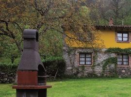 Los pueblos de Asturias se ponen de moda entre los turistas rurales
