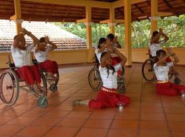  La Caixa lleva a Madrid bailes camboyanos interpretados por jóvenes de la misión de Kike Figaredo