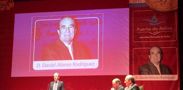 Daniel Alonso y el Puerto local reciben sendas Medallas de Oro de Avilés 