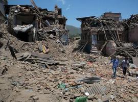 Rescatan con vida a un anciano de 101 años en Nepal