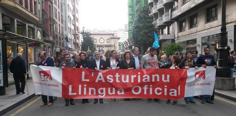 Llamazares: "yel momento de la reconocencia de la llingua asturiana como llingua oficial"