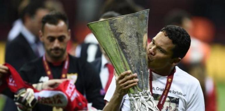 Cuarta Europa League del Sevilla al derrotar a Dnipro (3-2) con dos goles de Bacca  