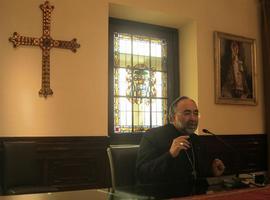 El arzobispo de Oviedo afirma que "todos somos culturalmente cristianos, aunque no todos sean practicantes"