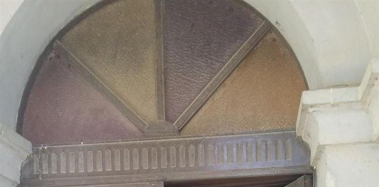 Vecinos denuncian la "dejadez" que sufre la iglesia de La Cadellada
