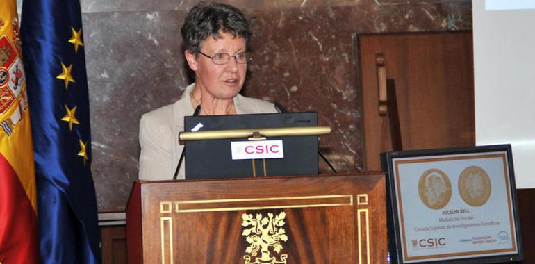 Medalla de Oro a la astrofísica Jocelyn Bell Burnell