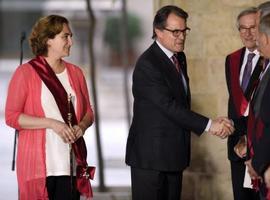 Los "indignados" gobiernan las grandes capìtales de España, Madrid y Barcelona  