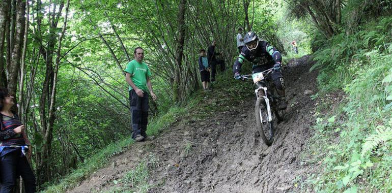 Nueva victoria de Arriola en el Open EnduroAstur BTT