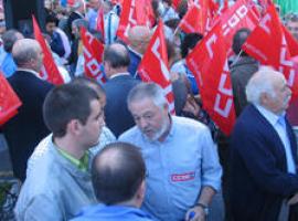 Cientos de personas protestan en Oviedo contra la reforma de la Constitución  