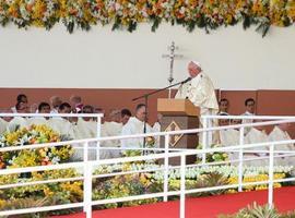 La familia centra la homilía del papa Francisco en multitudinaria misa en Guayaquil  
