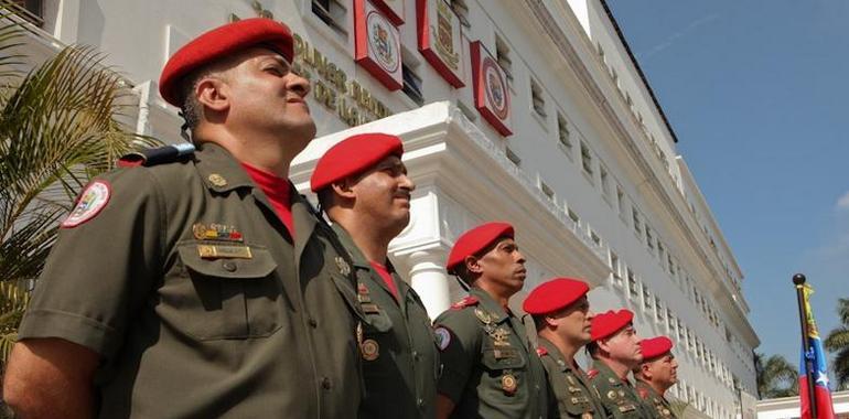 Condecorados oficiales de la Guardia de Honor Presidencial venezolana