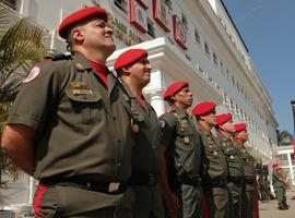 Condecorados oficiales de la Guardia de Honor Presidencial venezolana