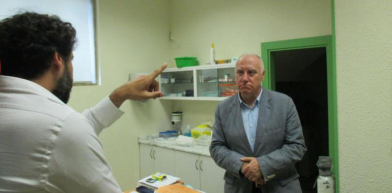 Asturias reclama al Gobierno central un cambio en su política restrictiva de la asistencia sanitaria