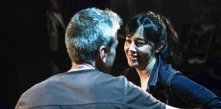 Instantes de teatru el llunes nel Centru de Cultura Antiguu Institutu