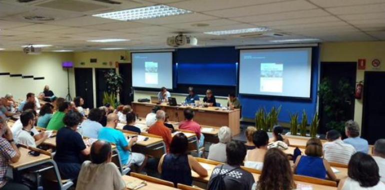 Emilio León expone la experiencia asturiana en la Universidad de Verano de Podemos