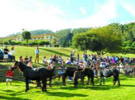 El pregón de María Teresa Álvarez abre las fiestas de La Santina en el Centro Asturiano de Oviedo