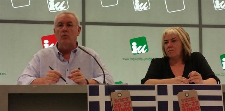 Cayo Lara tacha a Felipe González de "comisionista de Gas Natural" y refalga les sos opiniones