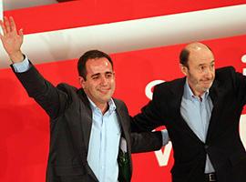 Rubalcaba dice que el PP "gana mucho menos de lo que pierde España" con el debate sobre ETA 