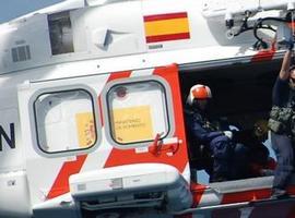 Se suspende la búsqueda del bañista desaparecido en Playa de Vega hasta la mañana