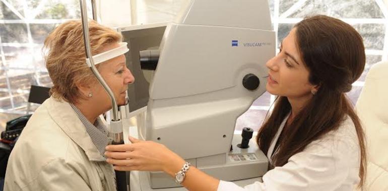 ONCE financia estudio del Hospital de Jove para tratamiento de patologías de retina
