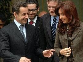 La presidenta de Argentina se reúne con Sarkozy e irá con Abuelas a Unesco