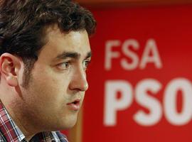 Jonás Fernández apoya la protección IGP del azabache de Villaviciosa y los cuchillos de Taramundi