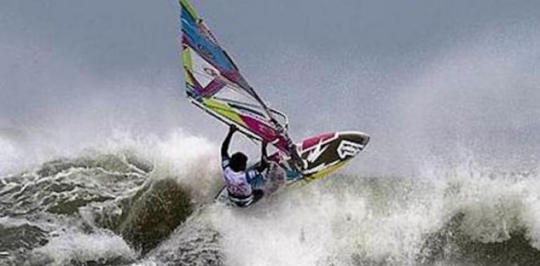 2011 PWA World Tour, Waves. Comenzo con buenas olas el campeonato en Dinamarca