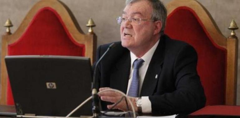 Tomás Emilio Díaz trata la fragilidad dunar cantábrica en la ULE